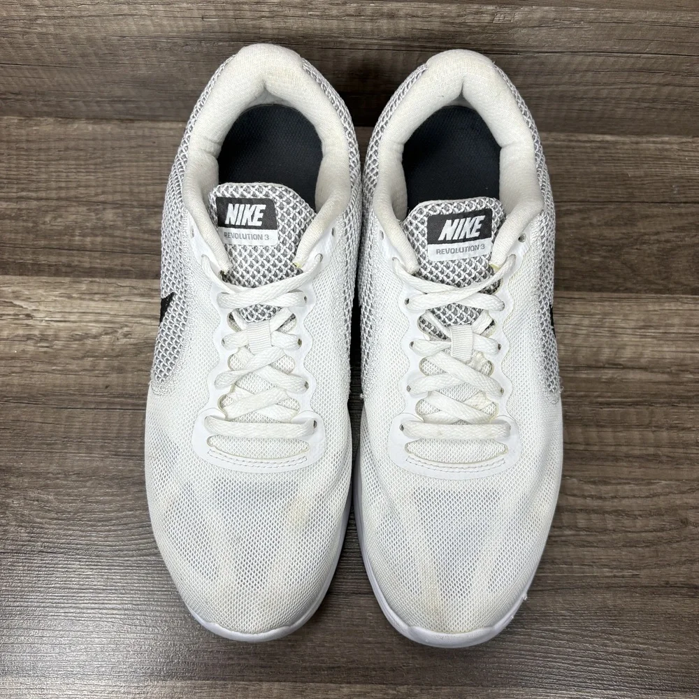Nike Revolution 3 White Gray Womens US Size 9 EUR 40.5 819303-100 Running Shoes